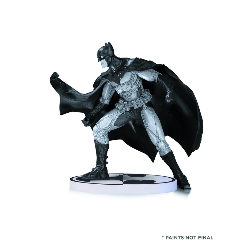BATMAN BLACK & WHITE STATUE BY LEE BERMEJO 2ND EDITION